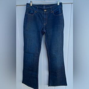 ⭐️THE LIMITED⭐️Dark Wash straight/slight boot cut jeans!Like new ⭐️ size 10R